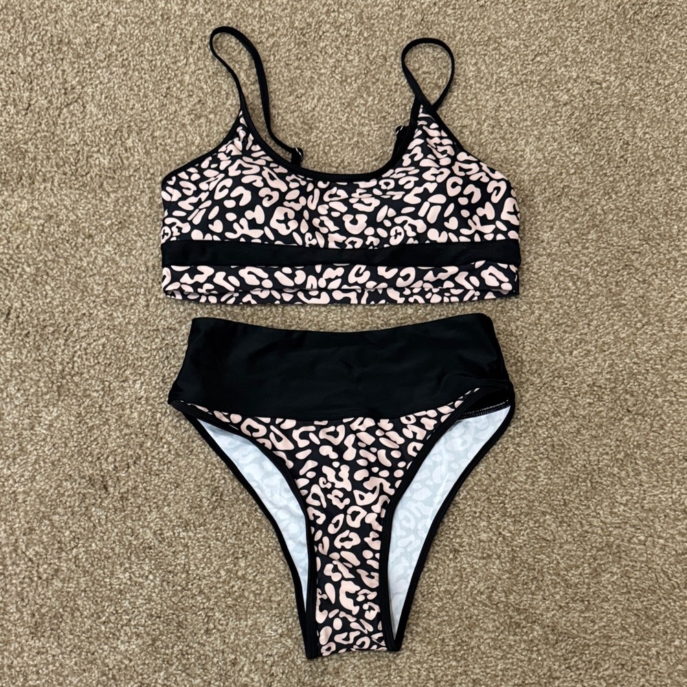 NWOT Bikini Set, size M